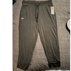 Under Armour HeatGear Women's Workout Cropped Jogger Pants Small Black NWT‎